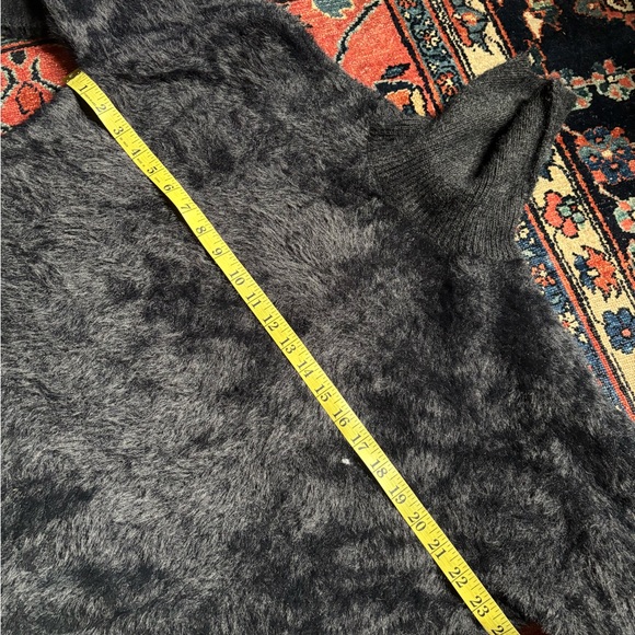 Men Cozy Black Fuzzy Sweater XL - Picture 6 of 8